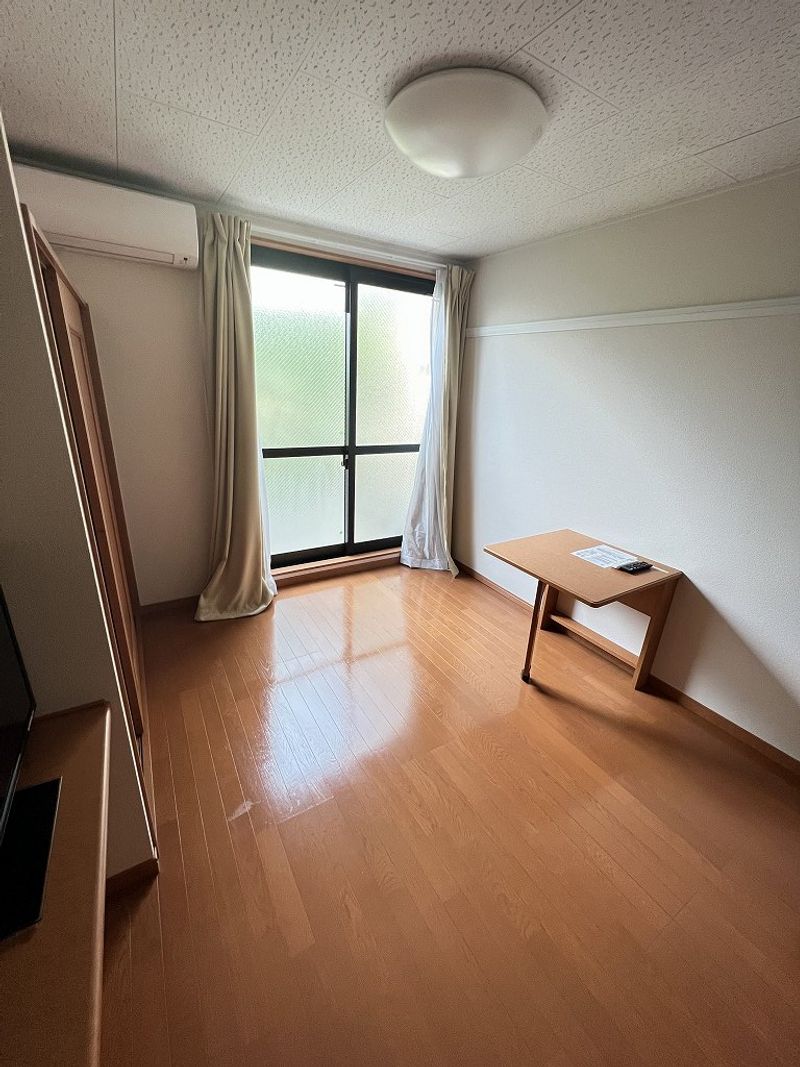 レオパレス望洋 居間