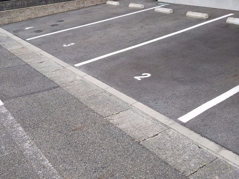 レオネクストアンソレイユ 駐車場