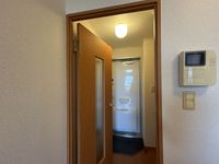 レオパレスサンシャイン 玄関