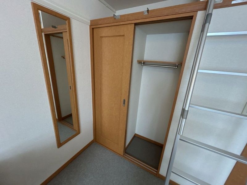 レオパレスベッラステラ 収納