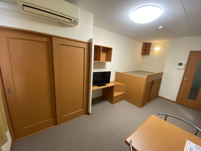 レオパレスルミエール　輝 居間