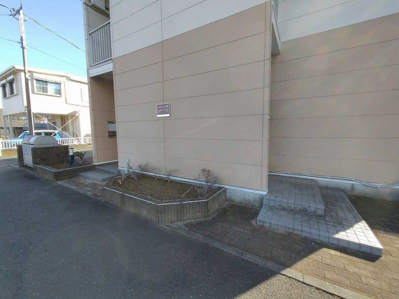 leopalace Harayama Entrance