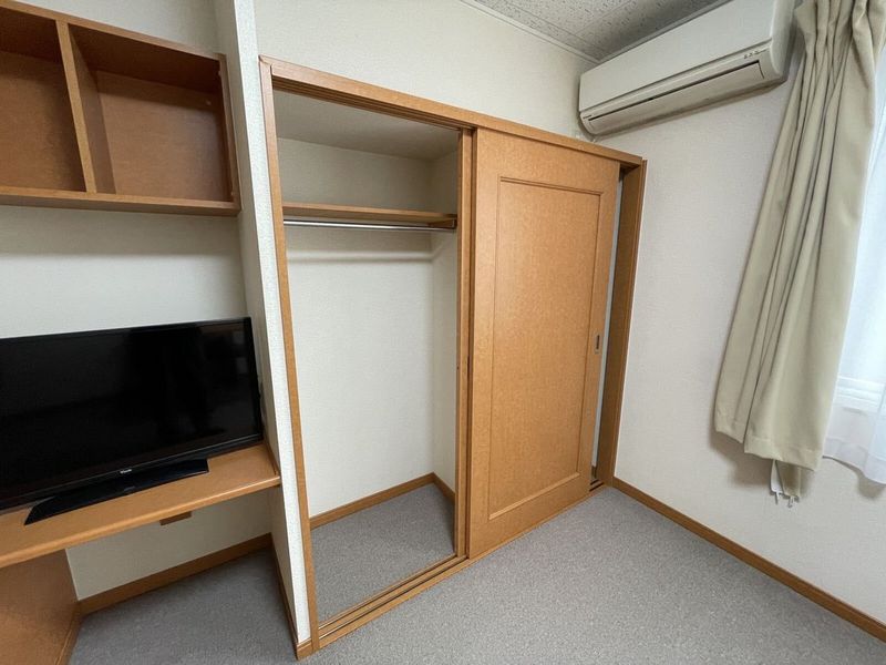 レオパレスフラワーヒル花山 収納
