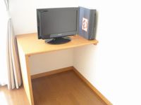 レオパレス中里 居間