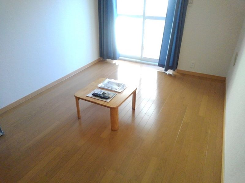 レオパレスクオラ 居間