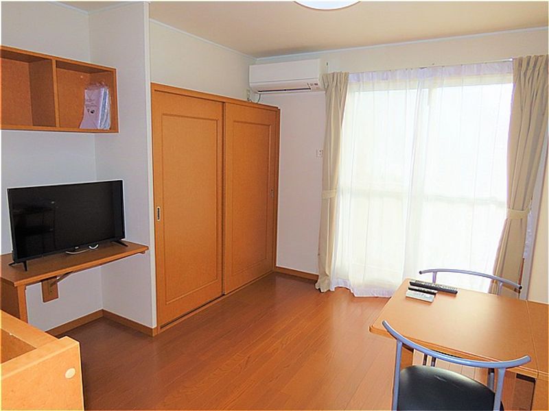 レオパレスフロイデン 居間