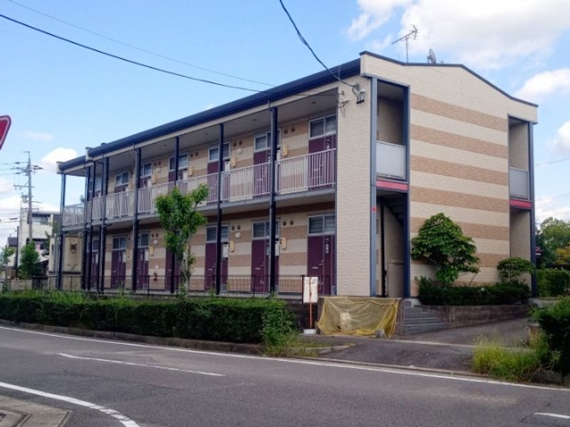 レオパレスフルール 外観