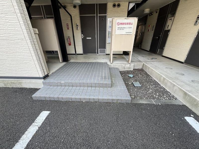レオパレス天神 エントランス