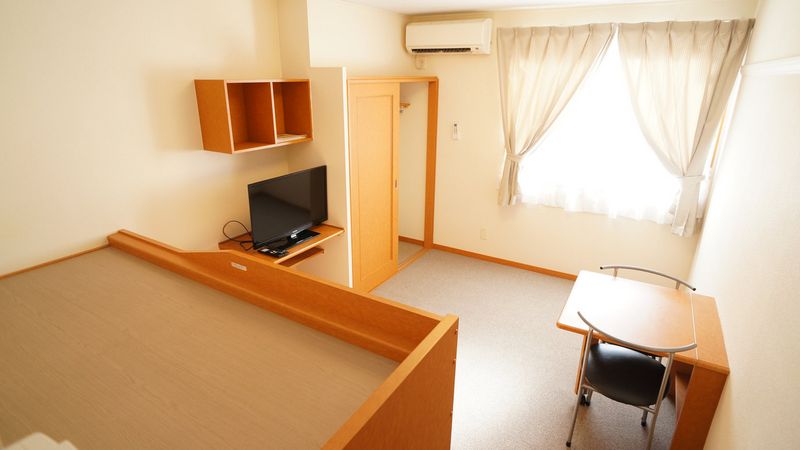 レオパレスわかば 居間
