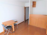 レオパレスヴィラージュ彩 居間