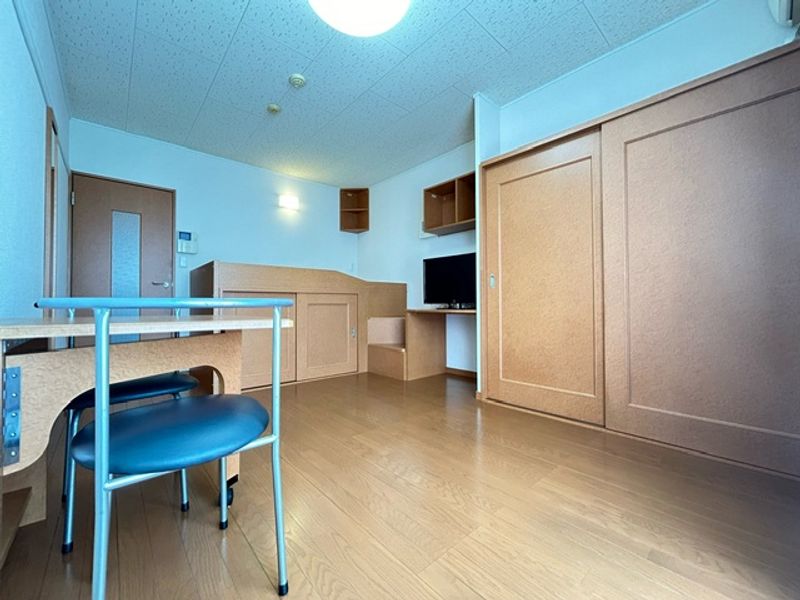 レオパレスＲ１ 居間
