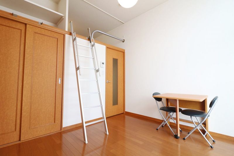 レオパレスヴォワール 居間