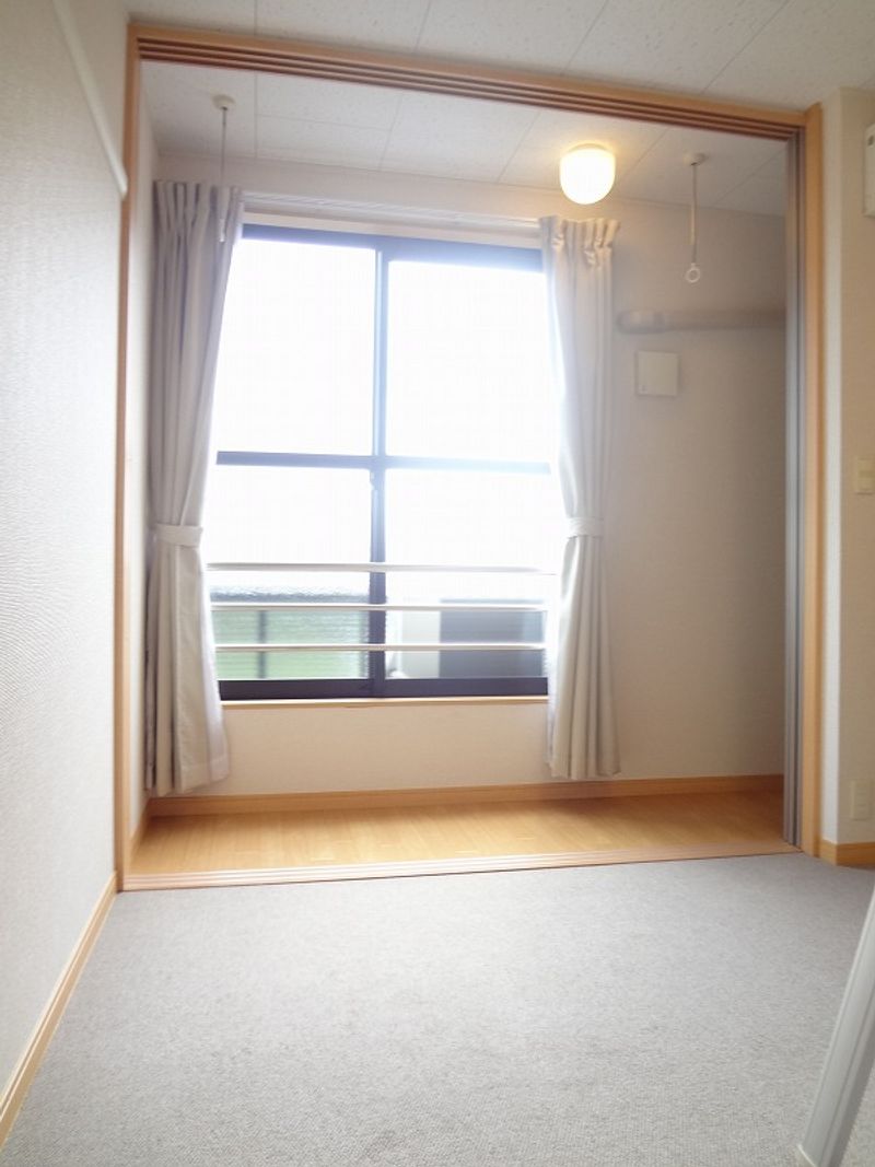 レオパレスバンビーノ花輪 居間