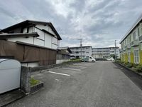 レオパレスグリーン・グラスＥ 駐車場