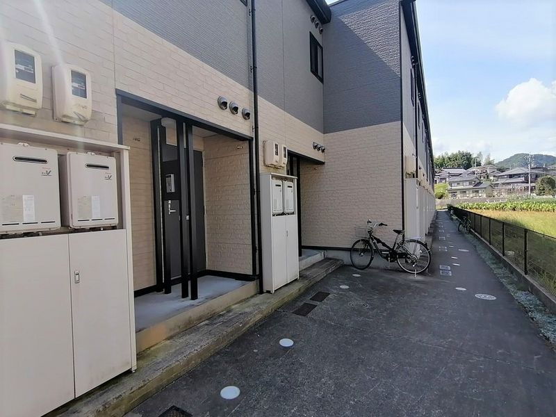レオパレスエスポワール本郷 エントランス
