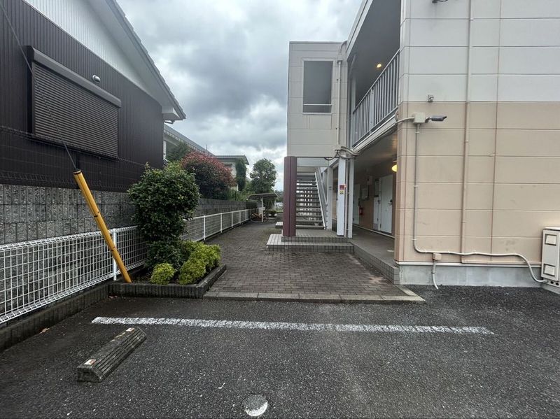レオパレスアクエリアス エントランス