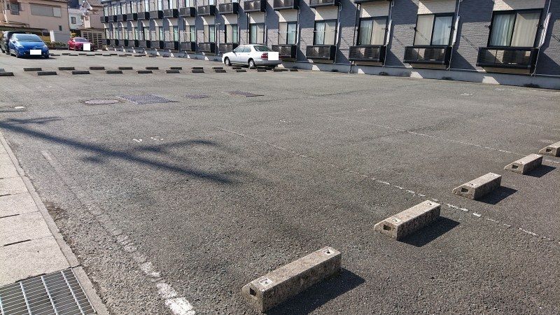 レオパレス福井 駐車場