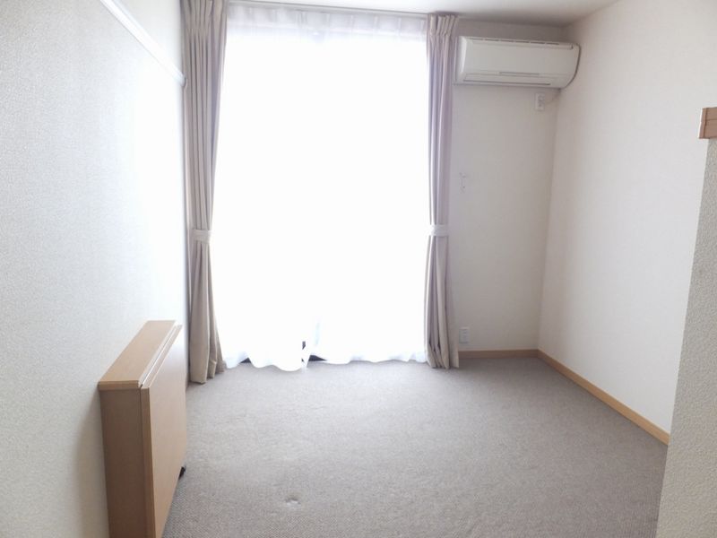 レオパレスアピテＣ 居間