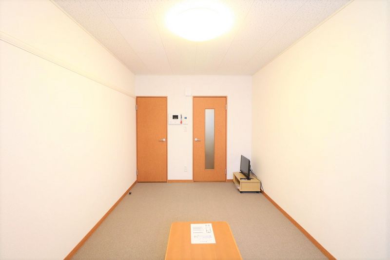 レオパレスひつかわ 居間