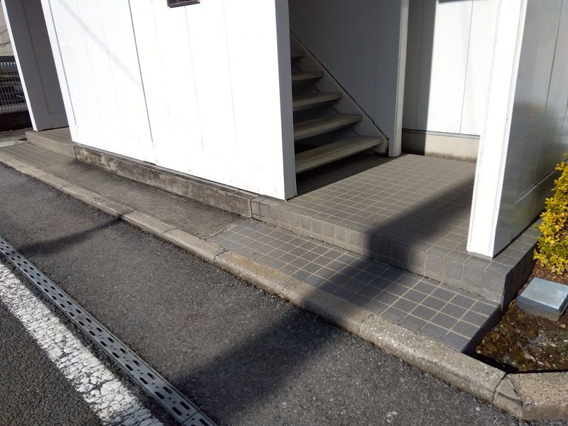 レオパレス田町 エントランス
