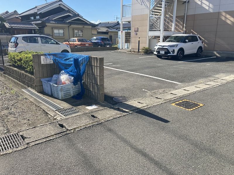 レオパレスＦｏｎｄ　Ｖｉｌｌａｇｅ 駐車場