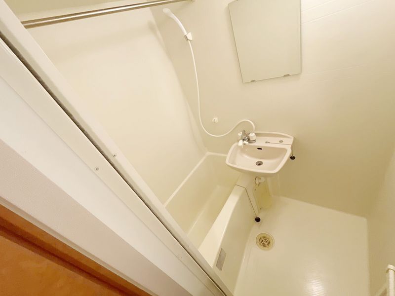 leopalace Holly Bathroom