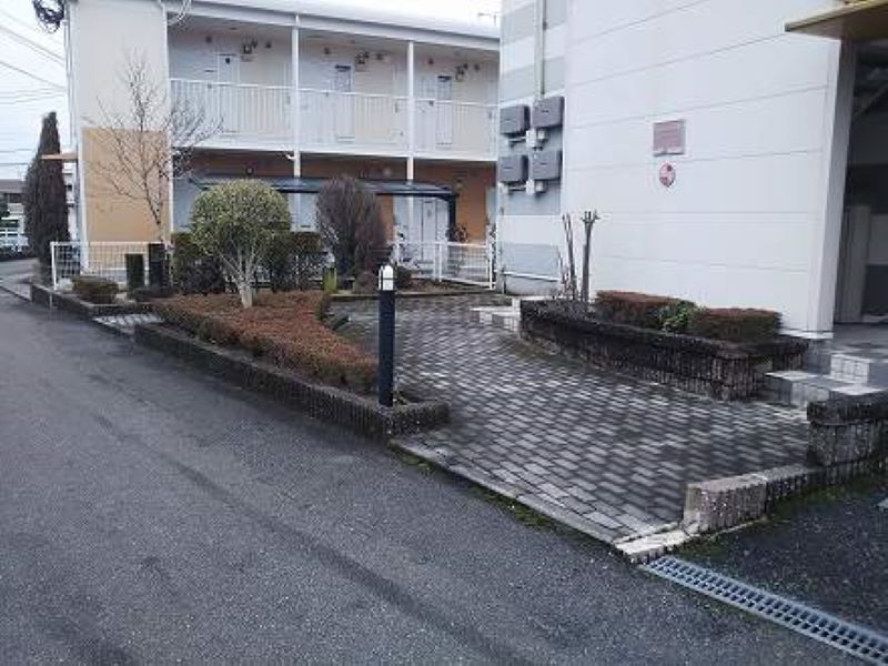 レオパレスシャローⅡ エントランス