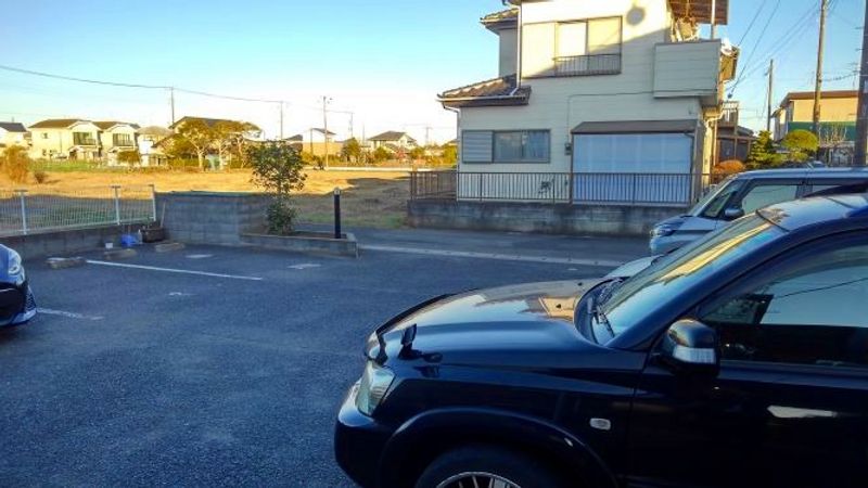 レオパレスグレイス 駐車場