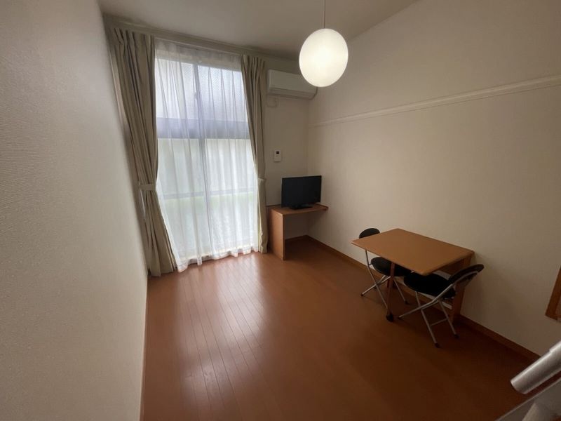 レオパレスグランデームケイ 居間