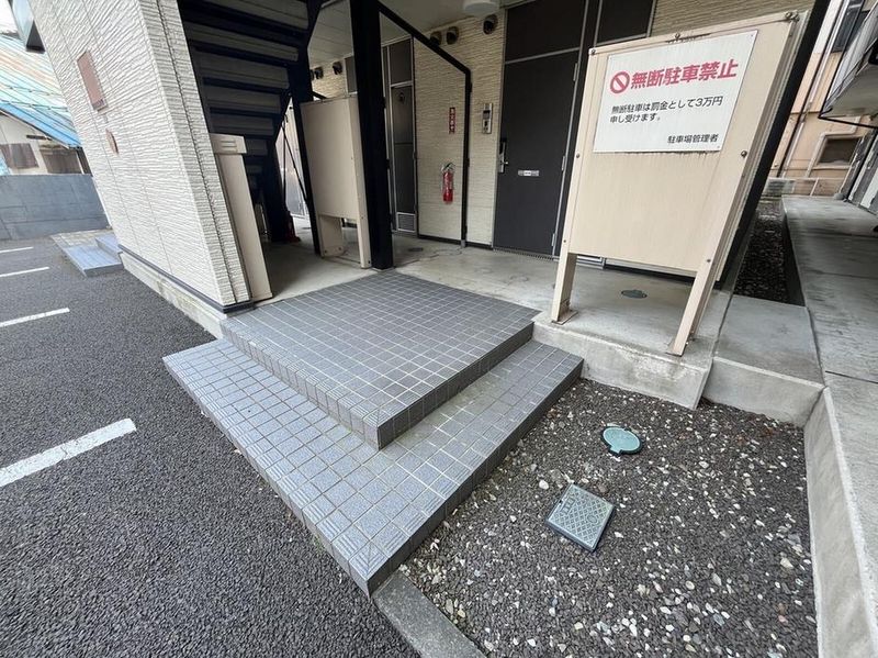 レオパレス天神 エントランス