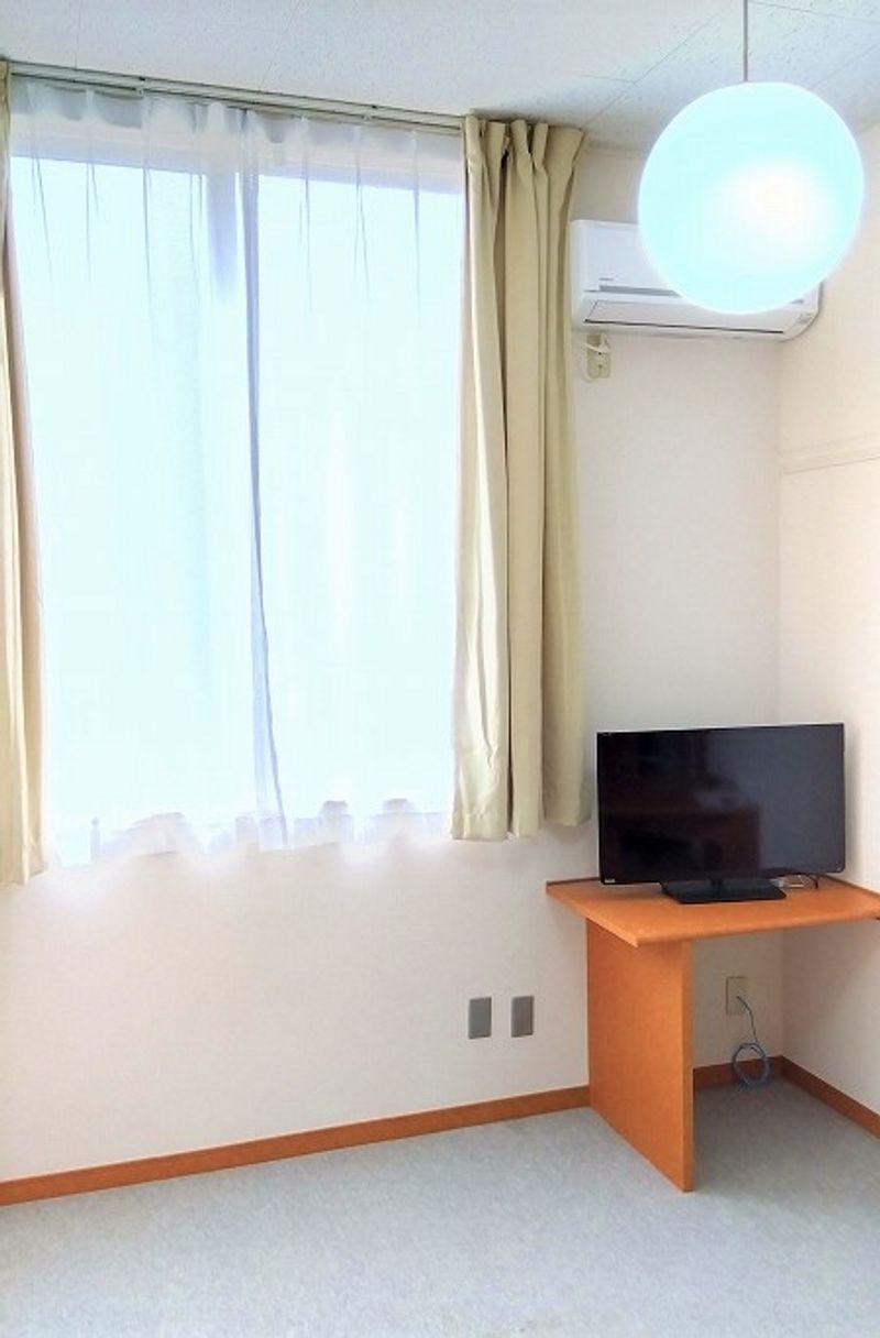 レオパレスオアゾ　Ａ 居間