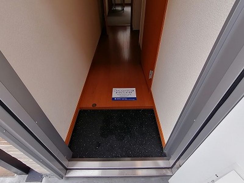 レオパレスベル芦屋 玄関