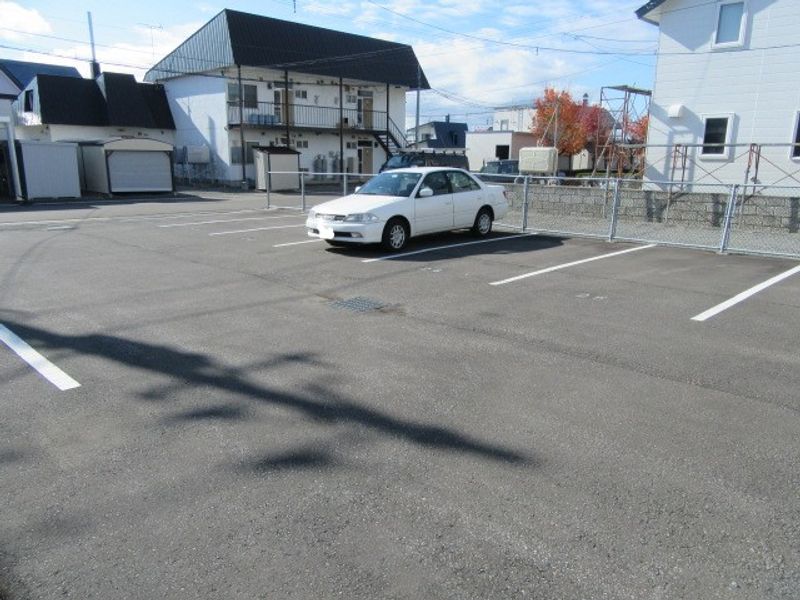レオパレススズキ 駐車場