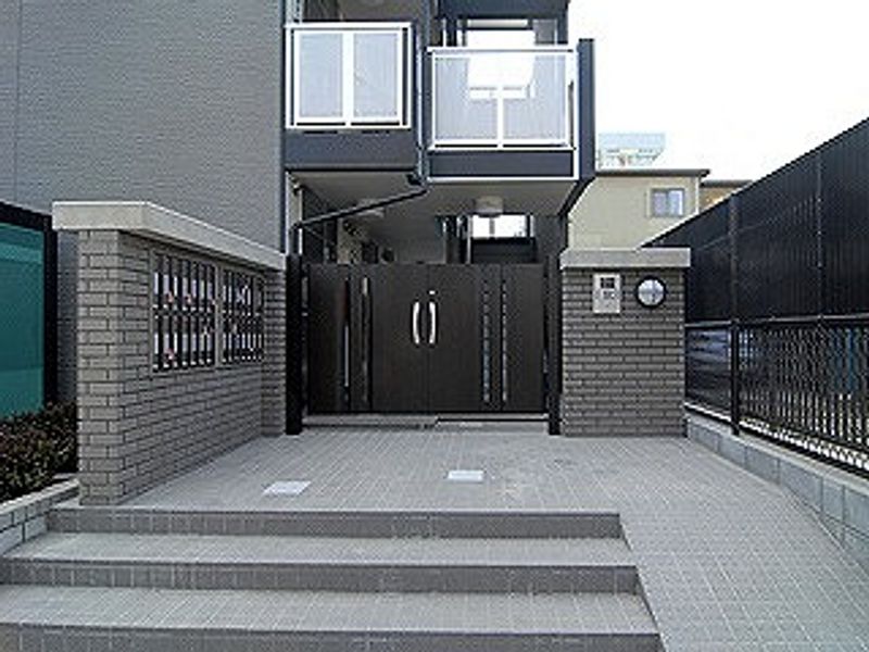 レオパレスサンマリー３ エントランス