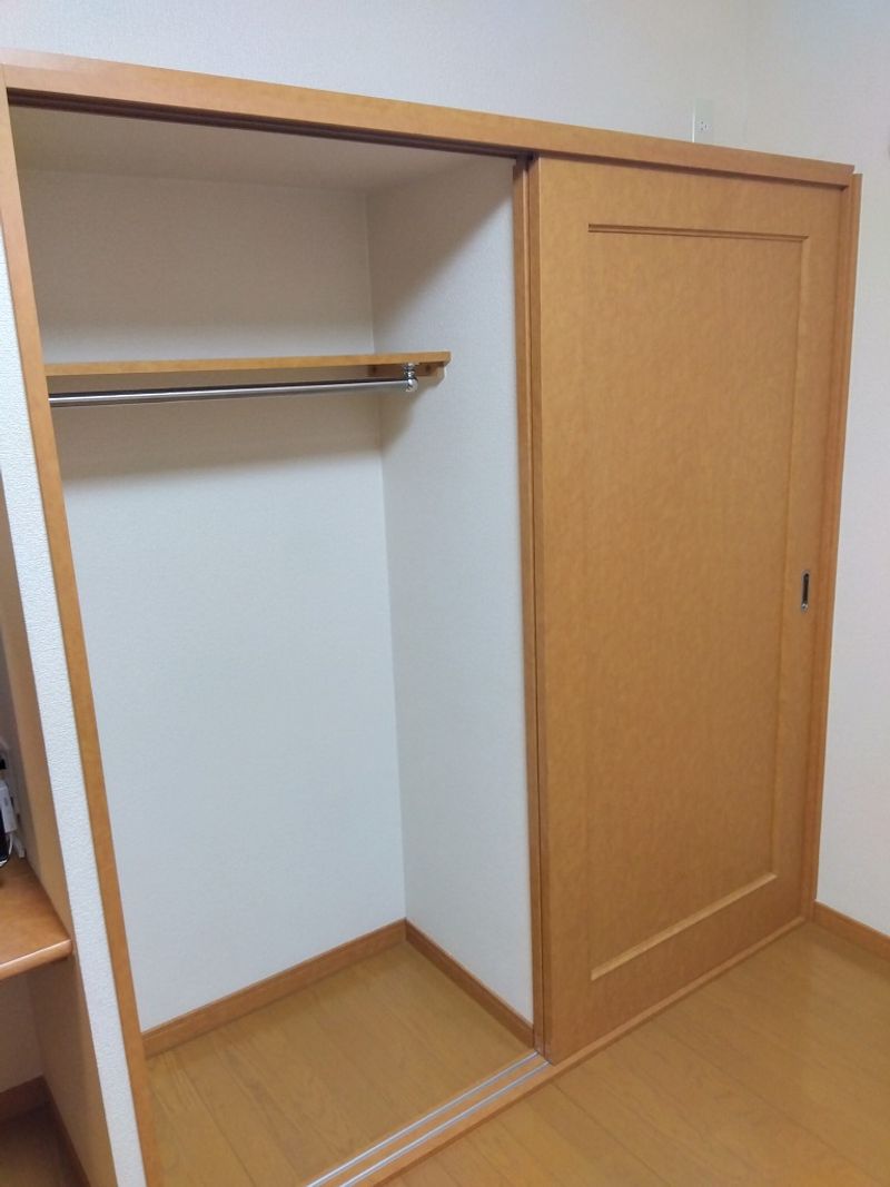 レオパレス赤トンボ 収納