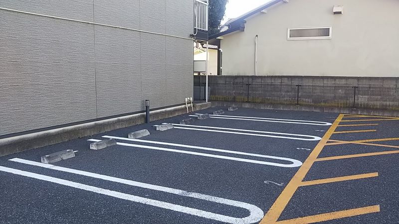 レオパレスゴールデンⅠ 駐車場