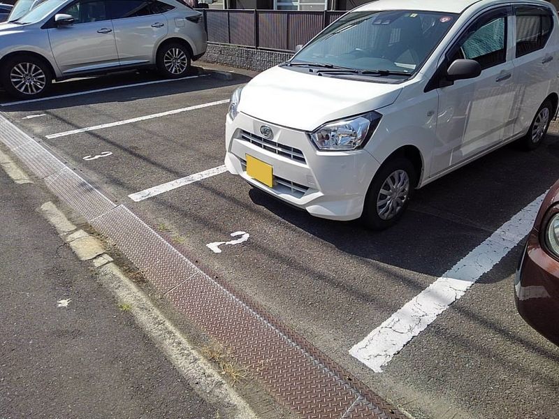 レオパレスグリーンハイツ 駐車場