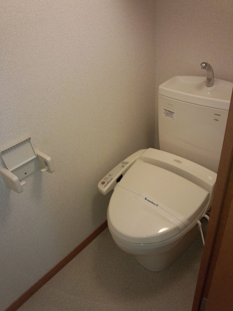 レオパレスセレーノ トイレ