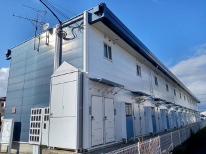 レオパレス泉３ 外観