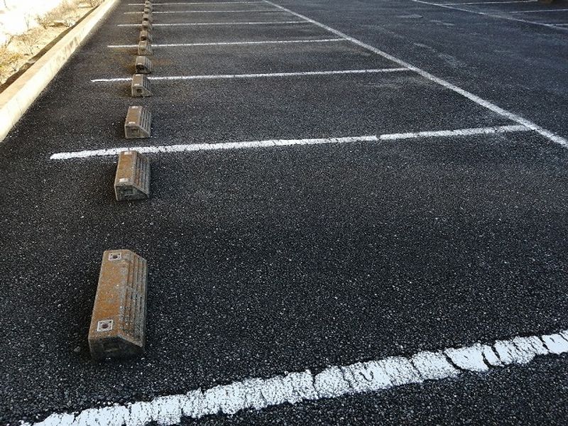 レオパレスレギューム 駐車場