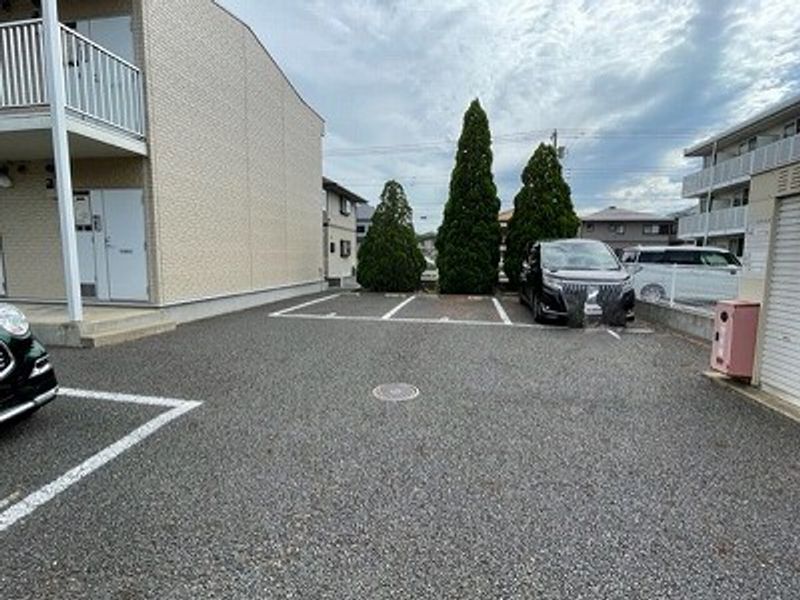 レオパレスＤＥＤＯ 駐車場