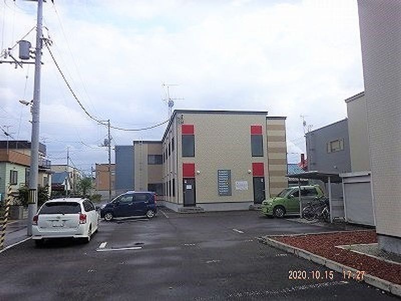 レオパレスリブラ 駐車場
