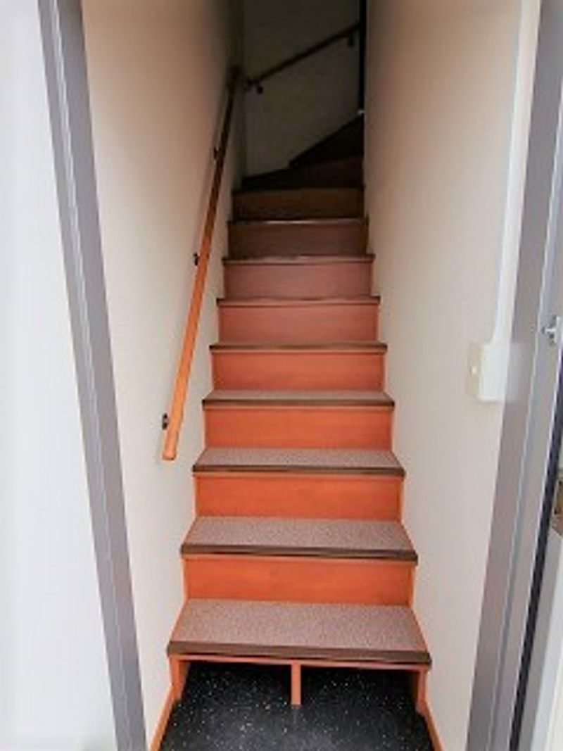 レオパレスグリーンヒルズ 玄関