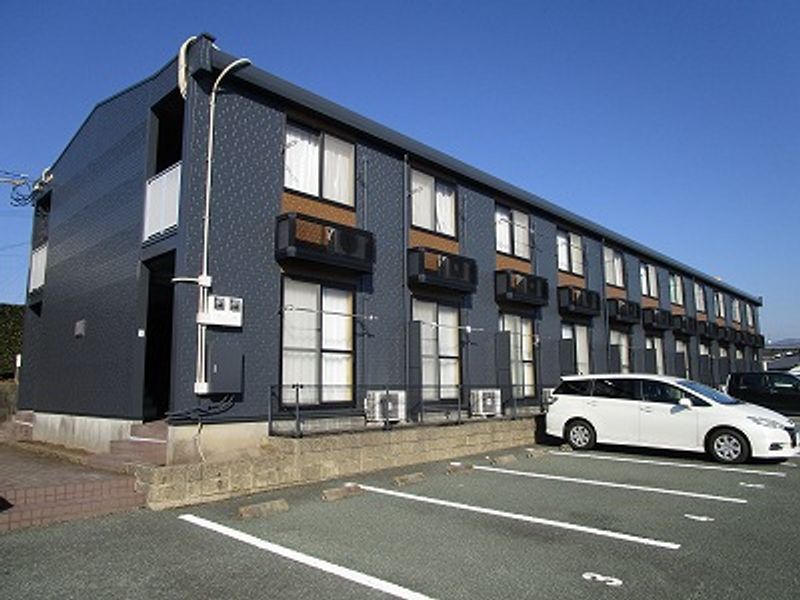 レオパレスＬＵＣＥＮＴＥ鹿校通 駐車場