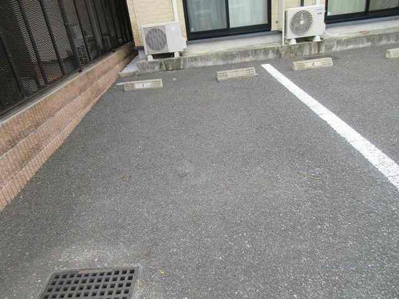 leopalace Laboua Parking lot