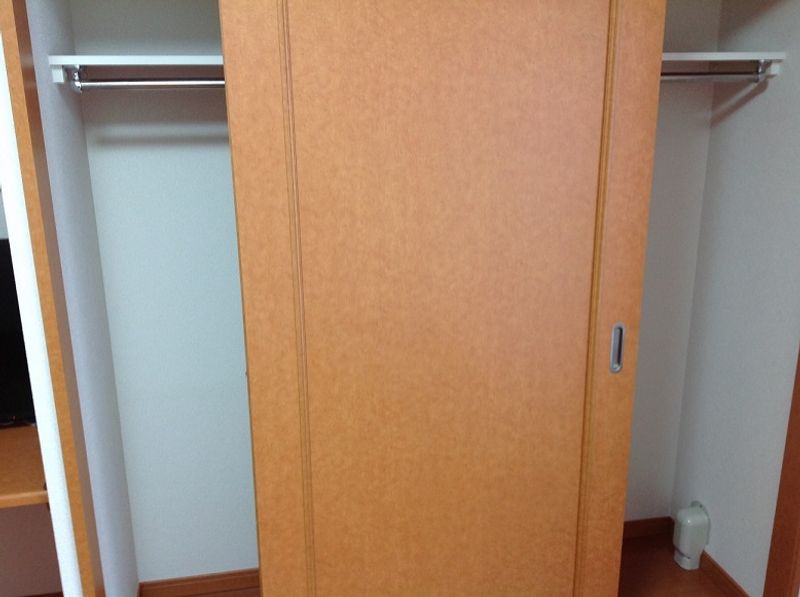 レオパレスグリーンヒル泉 収納