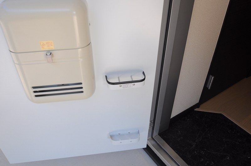 レオネクスト内町 玄関