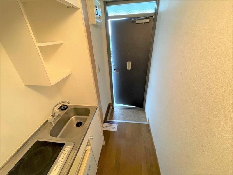 レオパレスセリオン 玄関