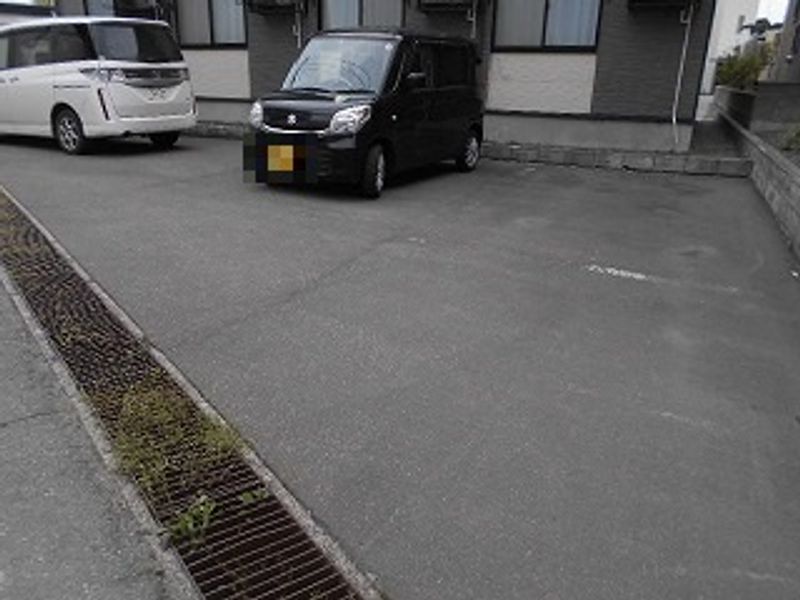 レオパレスフェリーチェ 駐車場