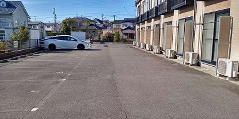 レオパレスＥＮＯＫＩＤＯ 駐車場